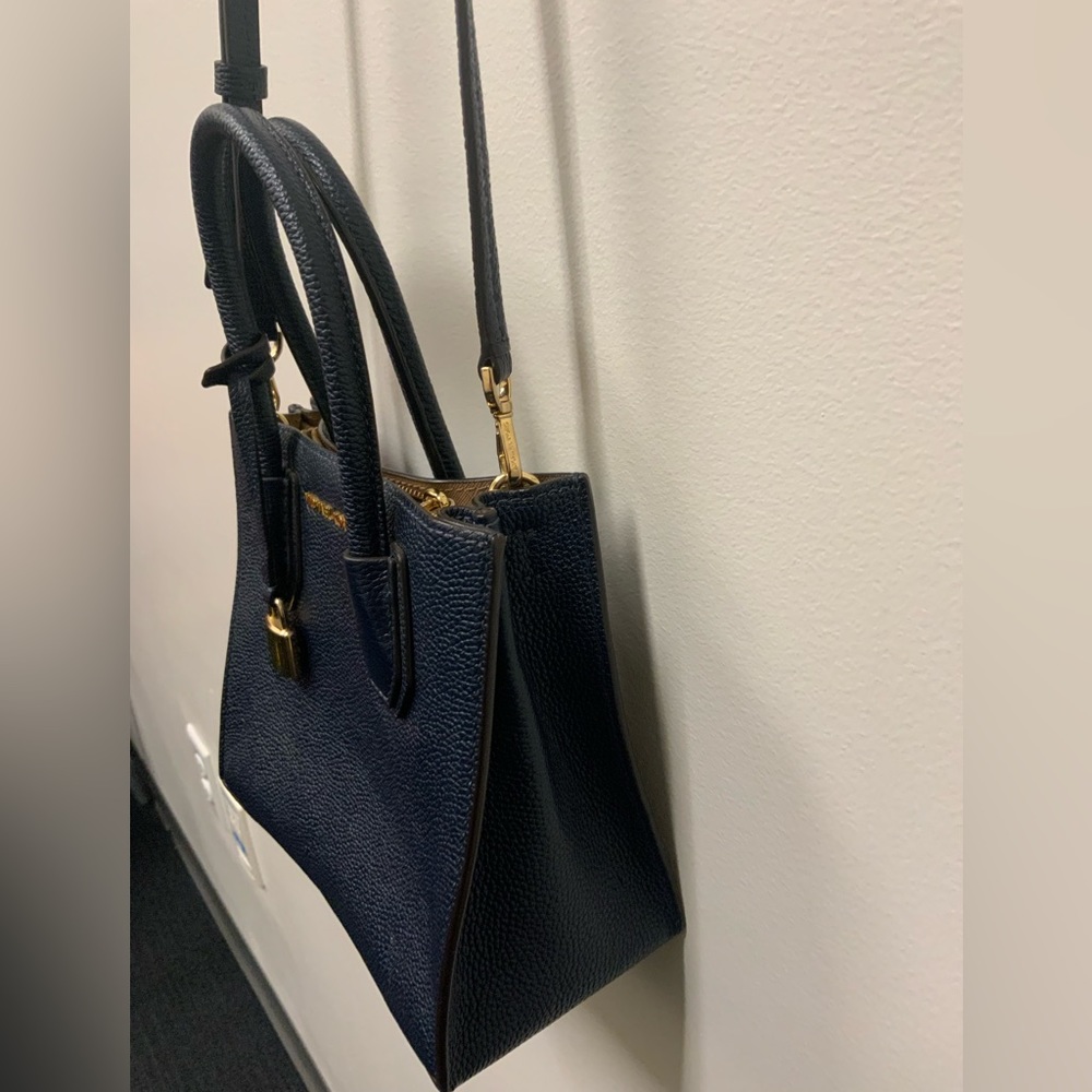 Michael Kors Crossbody - Picture 4 of 11